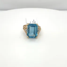 10KT Yellow Gold Blue Topaz and Diamond Ring