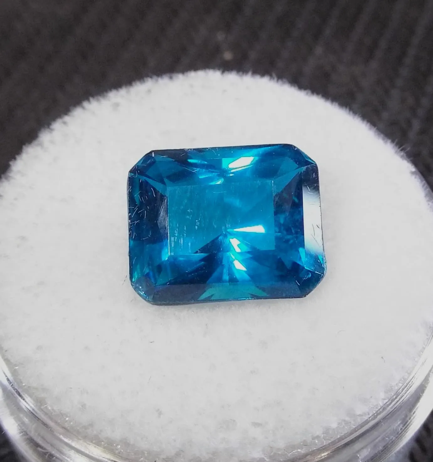 3.39ct INCREDIBLE BLUE QUARTZ DOUBLET