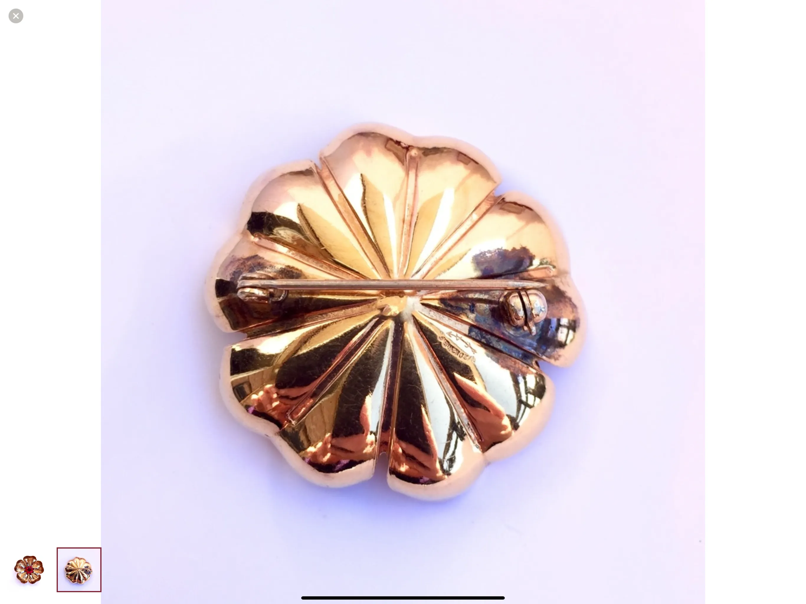 Gold Tone Brooch 40mm in Diameter