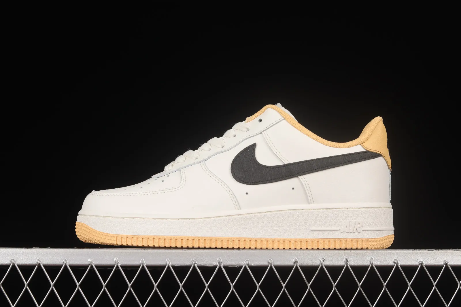 Nike Air Force 1 07 Low Rice White Yellow Black LS9042-001