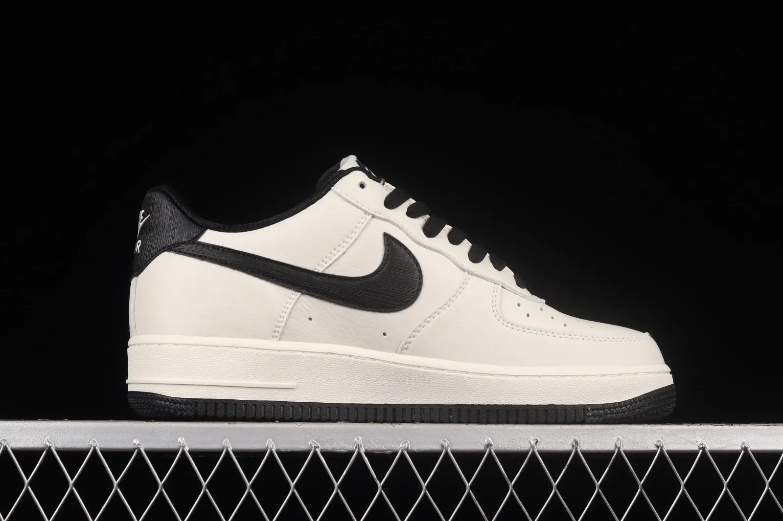 Nike Air Force 1 07 Low White Black Running Shoes MK9636-125