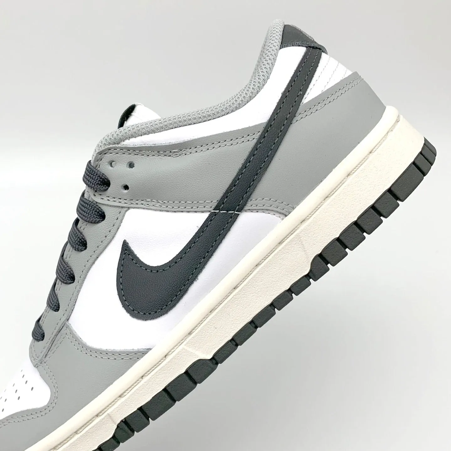 Nike Dunk Low Light Smoke Grey