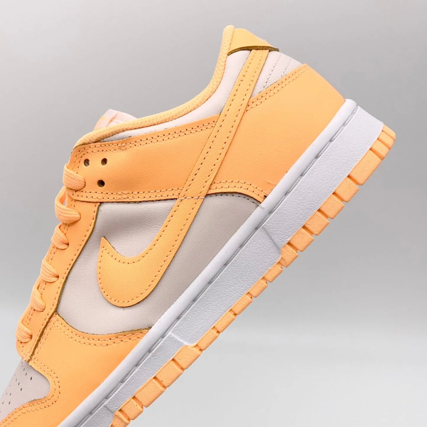 Nike Dunk Low Peach Cream