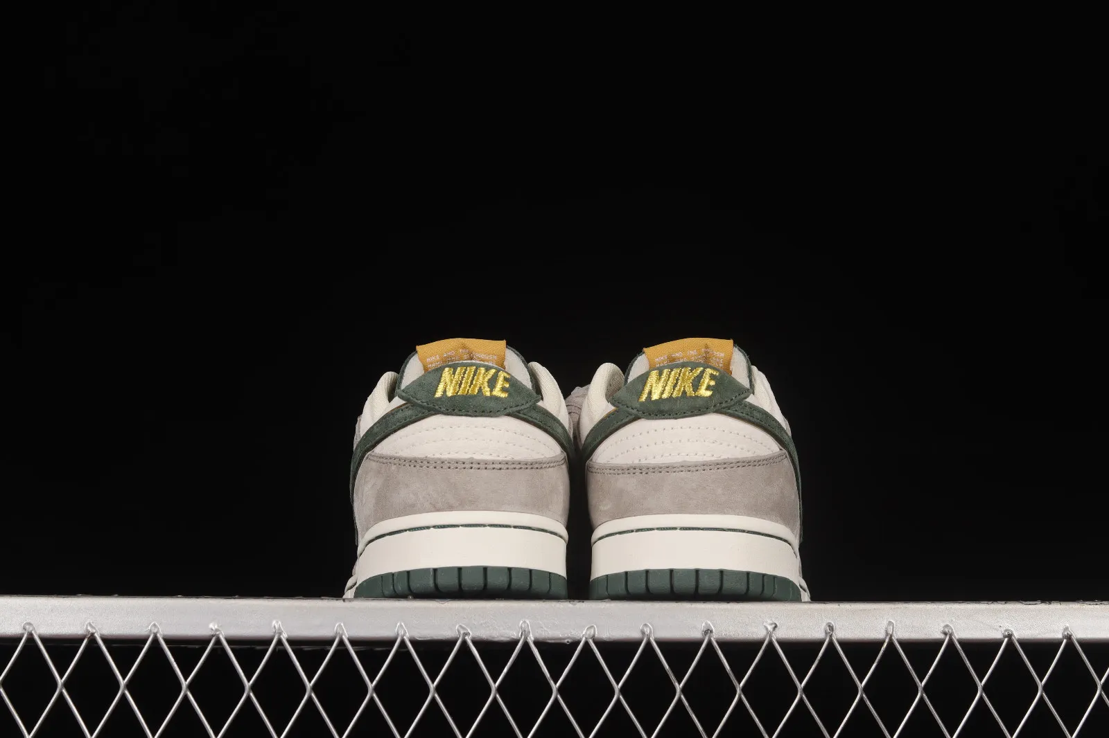 Otomo Katsuhiro x Nike SB Dunk Low Steamboy OST Dark Green Light Grey LF0039-011