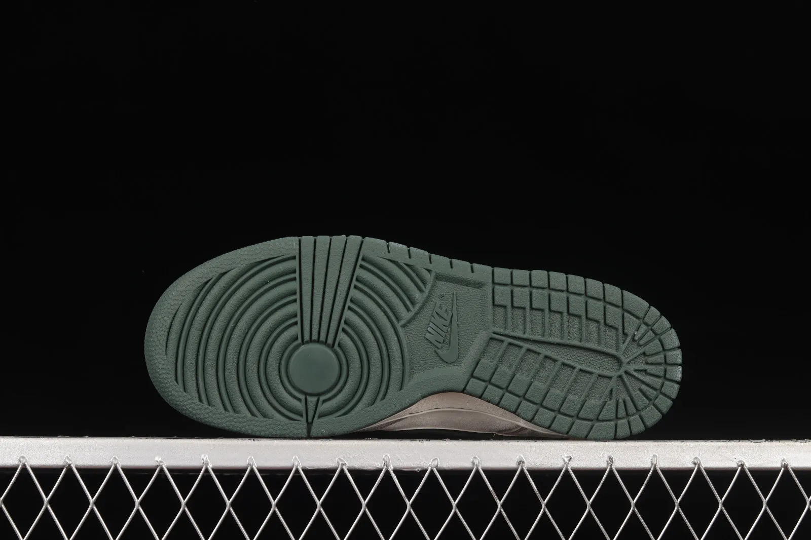 Otomo Katsuhiro x Nike SB Dunk Low Steamboy OST Dark Green Light Grey LF0039-011