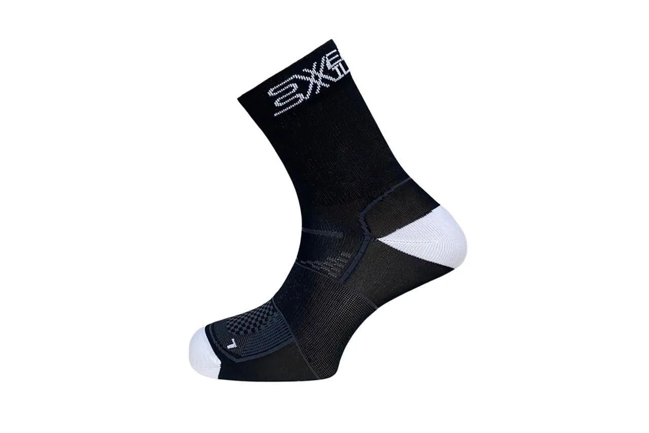 Sweet Smile LONG RUNNING SOCKS BK WH